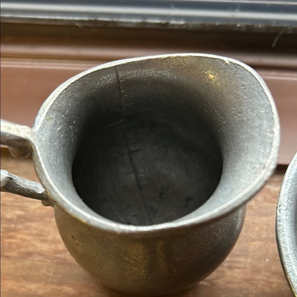 Vintage Pewter Creamer and Sugar Bowl Set - Picture 4 of 5